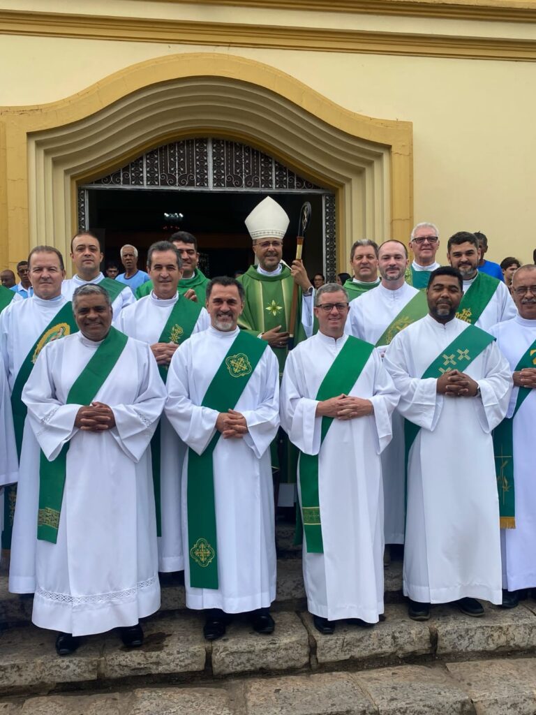 Diáconos Permanentes da Diocese de Divinópolis celebram dois anos de ordenação